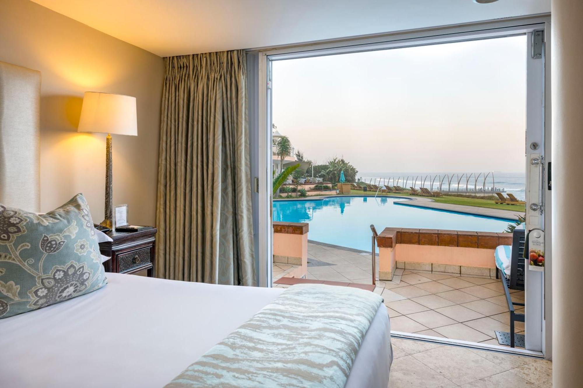 Beverly Hills Дърбан Екстериор снимка A room at the Hilton Tel Aviv
